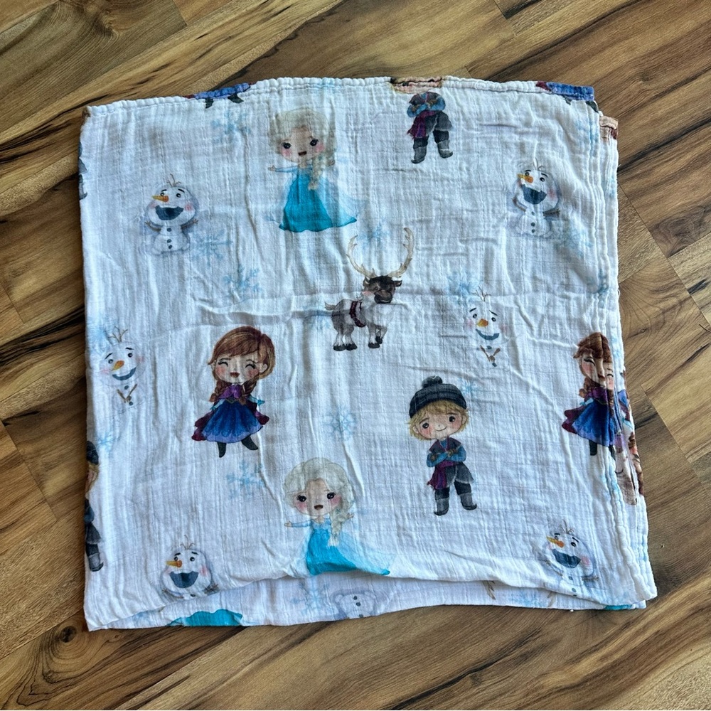 Frozen Character Print Swaddle